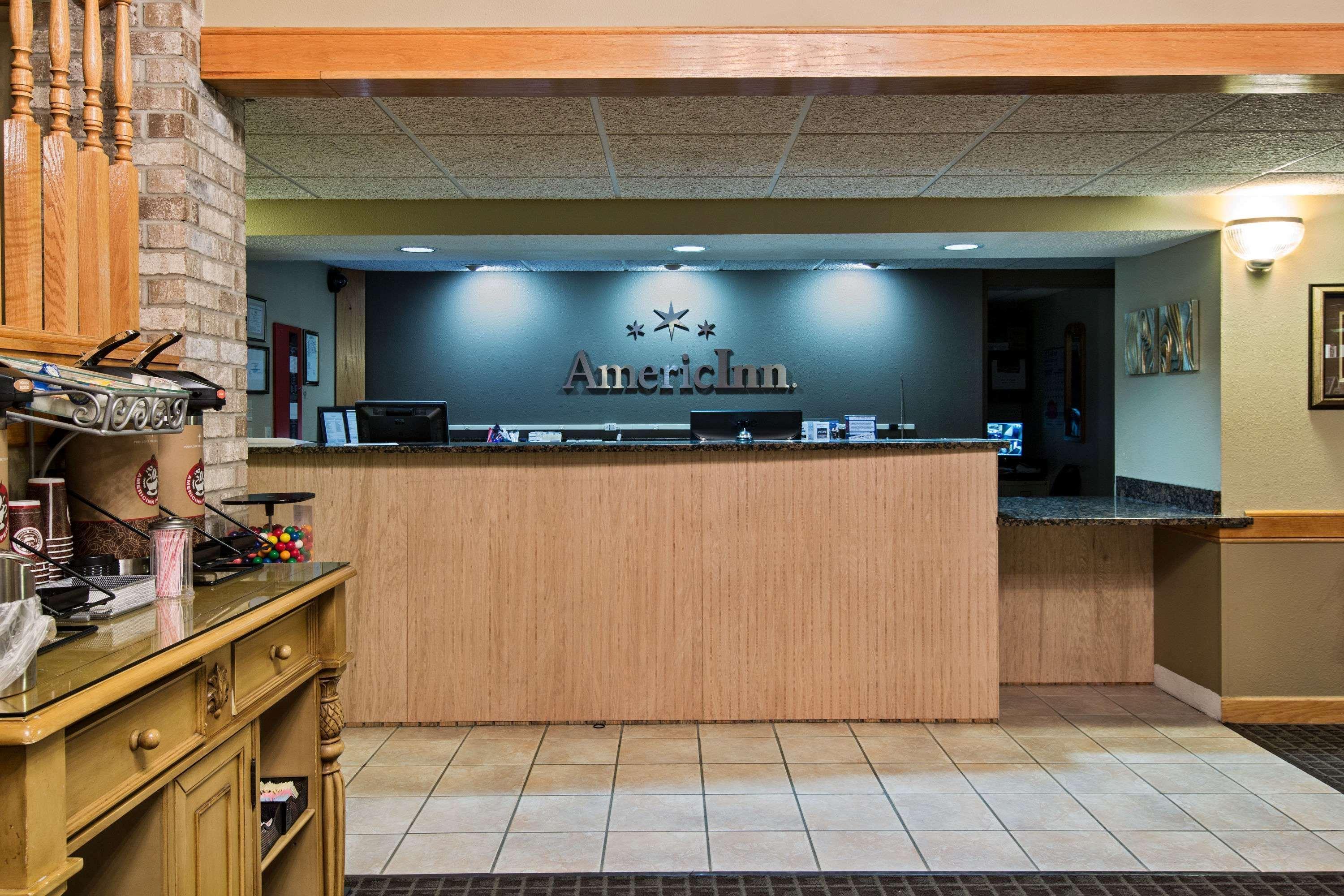 爱荷华瀑布市阿美瑞辛酒店 Iowa Falls 外观 照片